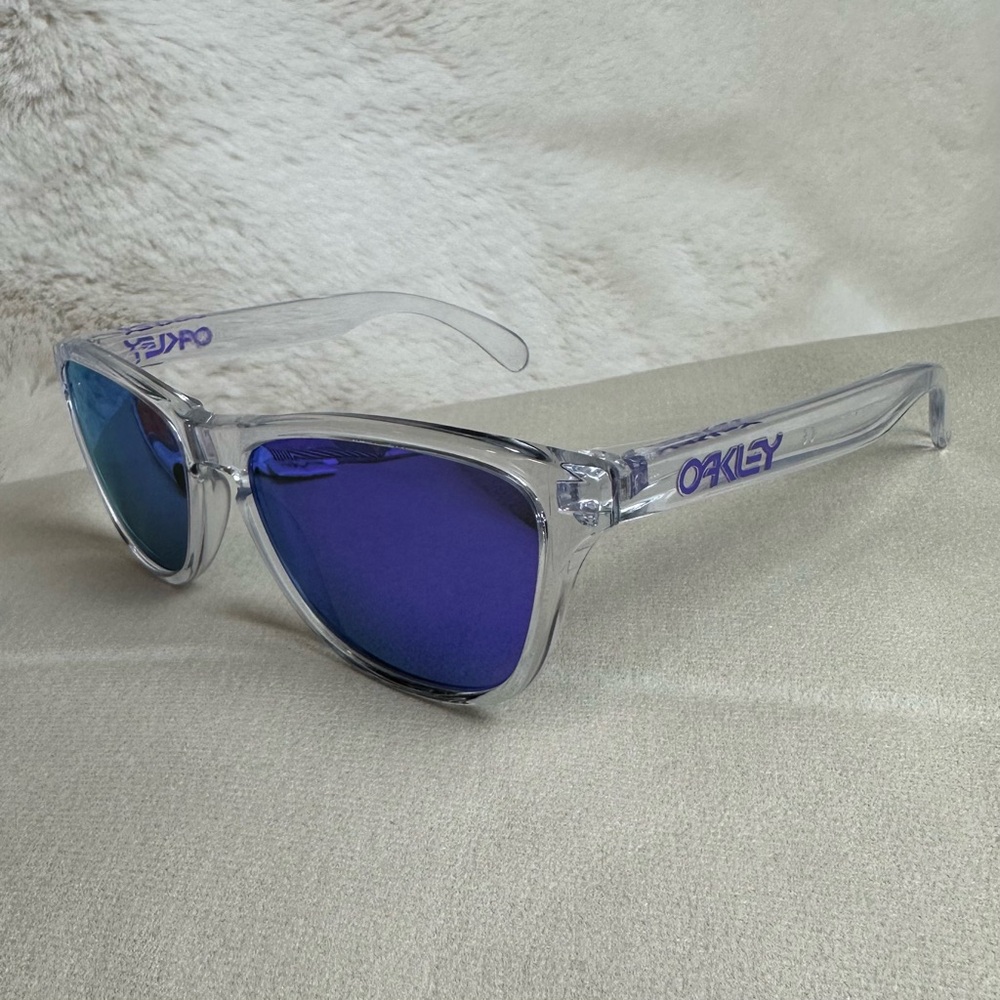 Oakley Frogskins 9006 with Violet Iridium Lenses - Picture 10 of 11
